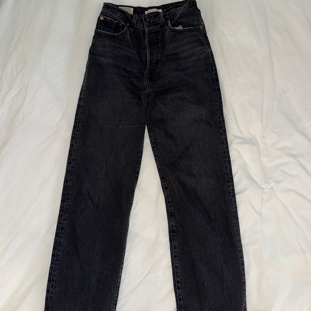 Levi’s Ribcage Jeans - Picture 3 of 8